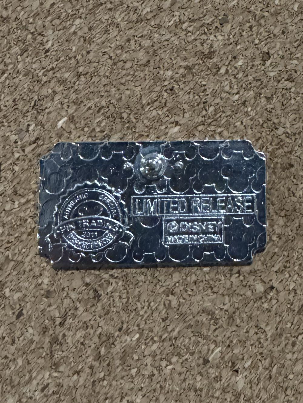 Admit One Ticket - Donald Duck - Hard Enamel, Metal pin collectible - Main Image 2