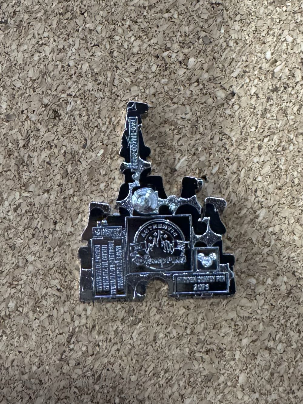 Castle 2025 Wave A - Balloons - Hidden Mickey pin collectible - Main Image 2