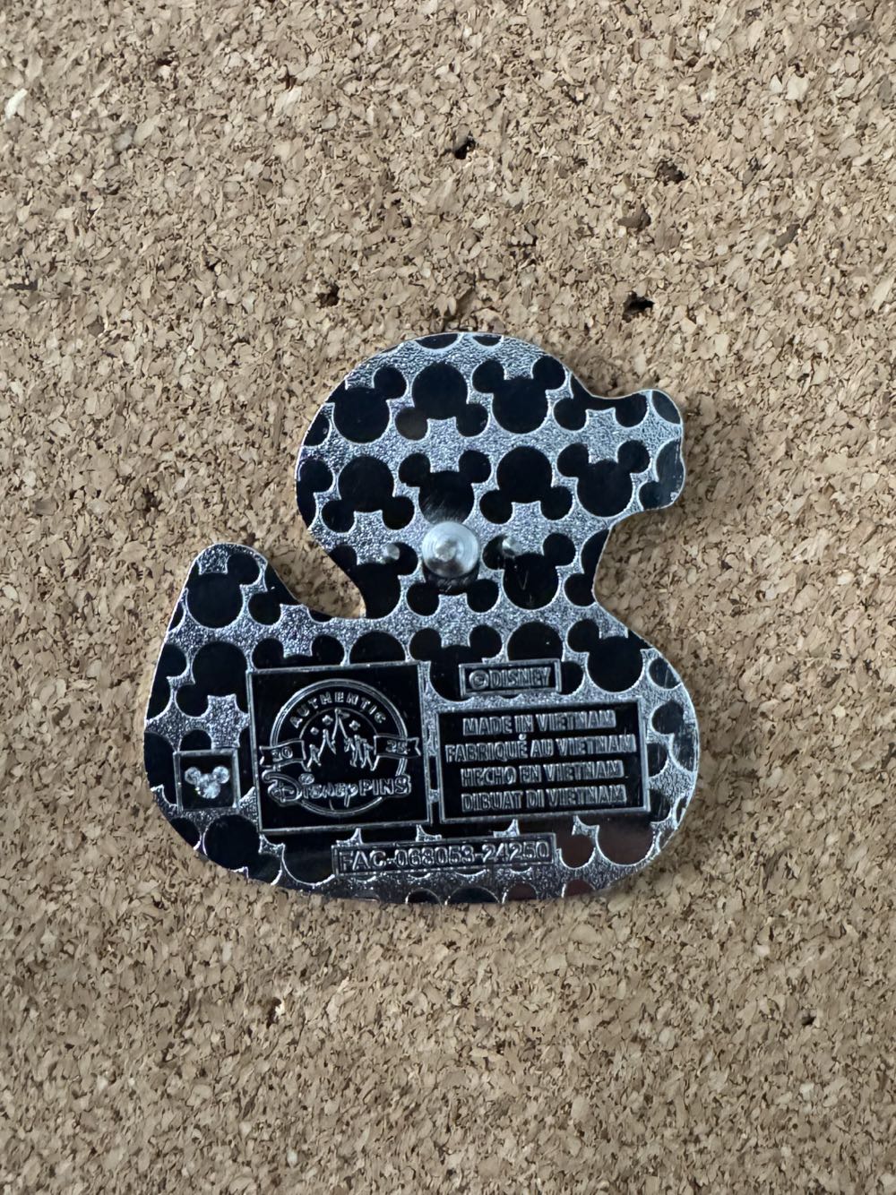 Ducks of Disney - Baymax - Hard Enamel, Metal pin collectible - Main Image 2