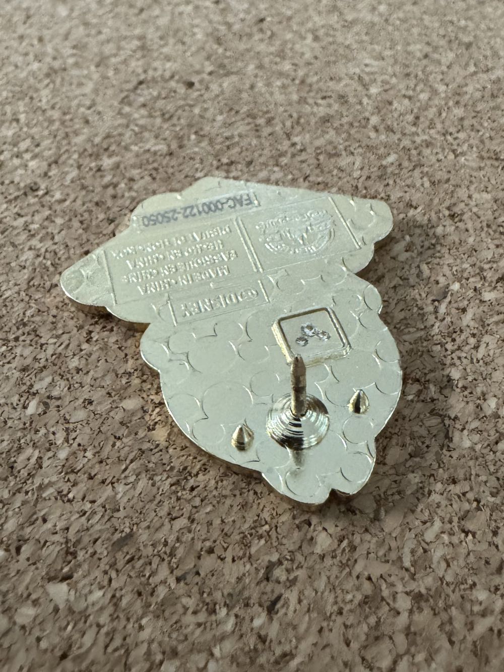 Folding Fan - Dale - Hard Enamel, Metal pin collectible - Main Image 3