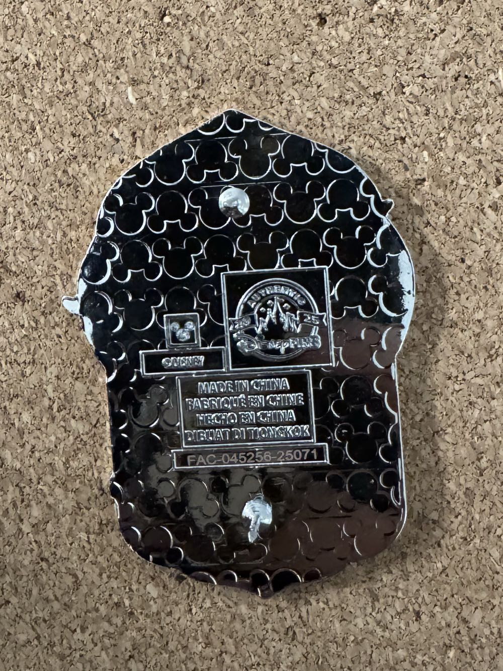 Expedition Everest - Yeti on Snowboard - Hard Enamel, Metal pin collectible - Main Image 2