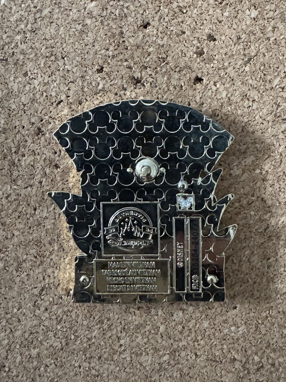 LK - Simba, Timon, and Pumbaa - Hakuna Matata - Pin On Pin Enamel Pin pin collectible - Main Image 2