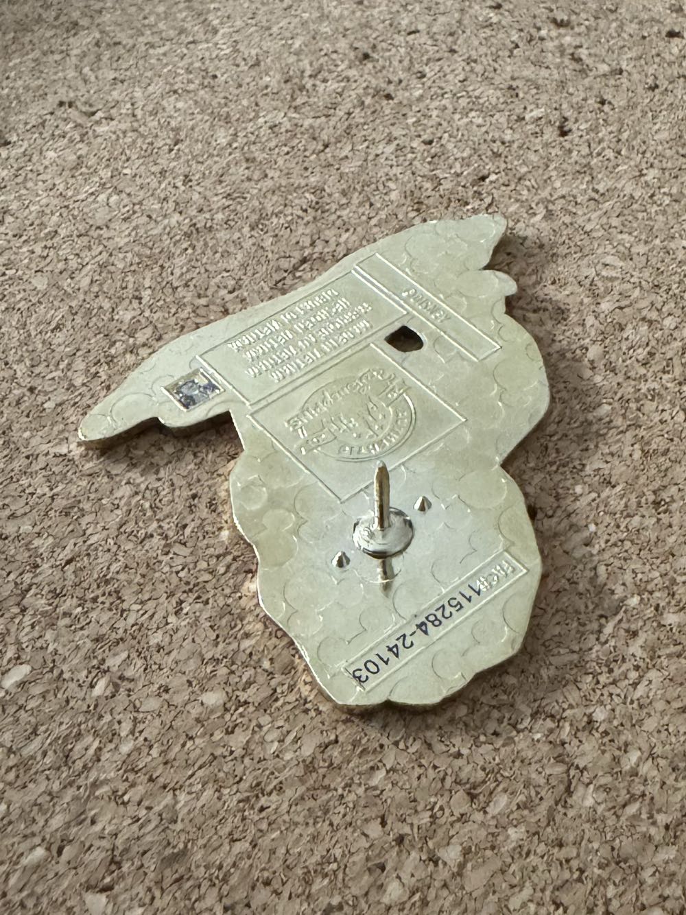 LK - Mufasa & Simba - Hard Enamel, Metal pin collectible - Main Image 3