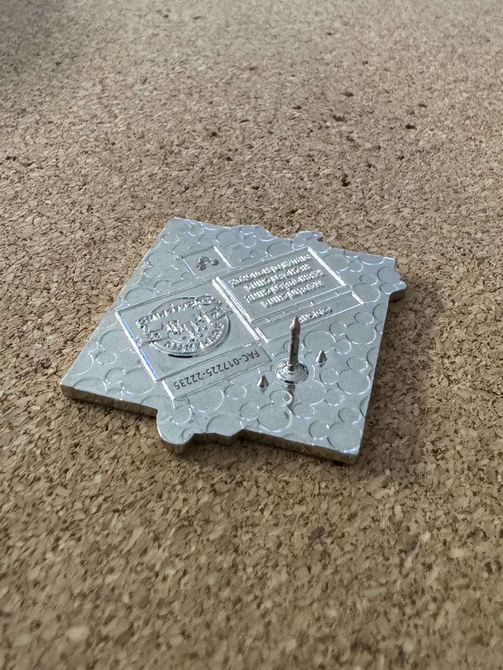 I Just Can’t Wait To Be King - Simba with Giraffes - Hard Enamel, Metal pin collectible - Main Image 3