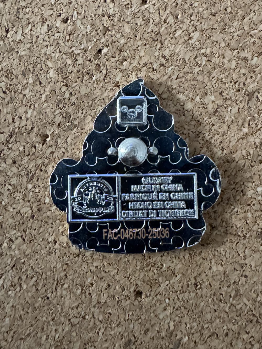 Munchlings S2 - Simba - Hard Enamel, Metal pin collectible - Main Image 2