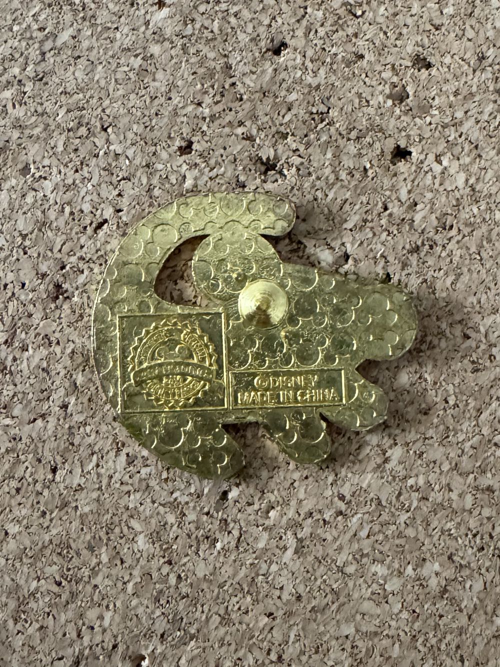 LK Icons - Simba Silhouette - Hard Enamel, Metal pin collectible - Main Image 2