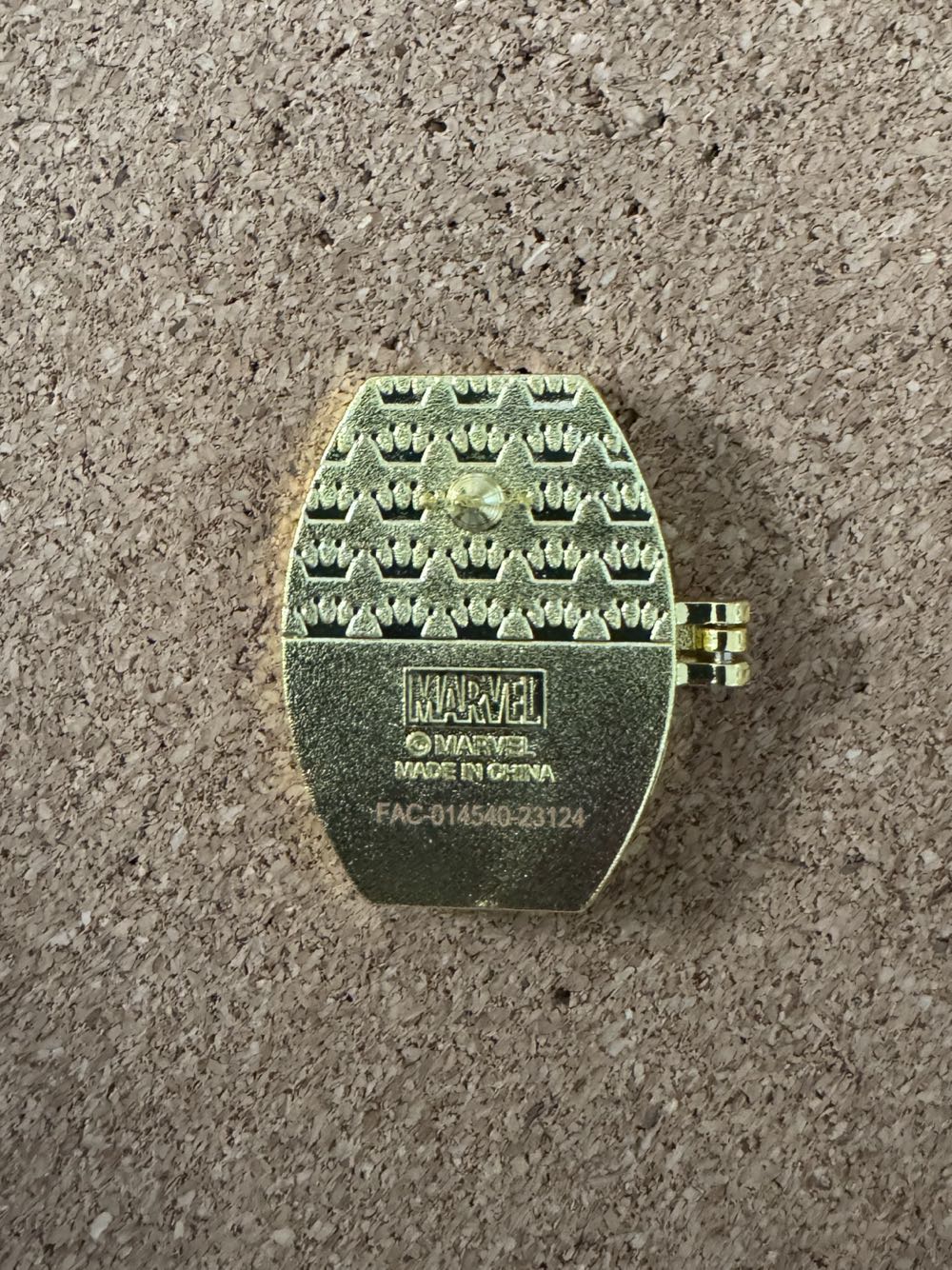 LFLY Marvel Hinged Infinity Stones - Space Stone - Captain Marvel - Marvel Loungefly Hinged pin collectible - Main Image 3