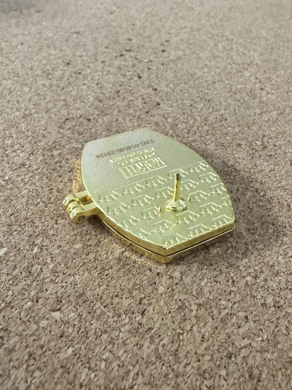 LFLY Marvel Hinged Infinity Stones - Space Stone - Captain Marvel - Marvel Loungefly Hinged pin collectible - Main Image 4