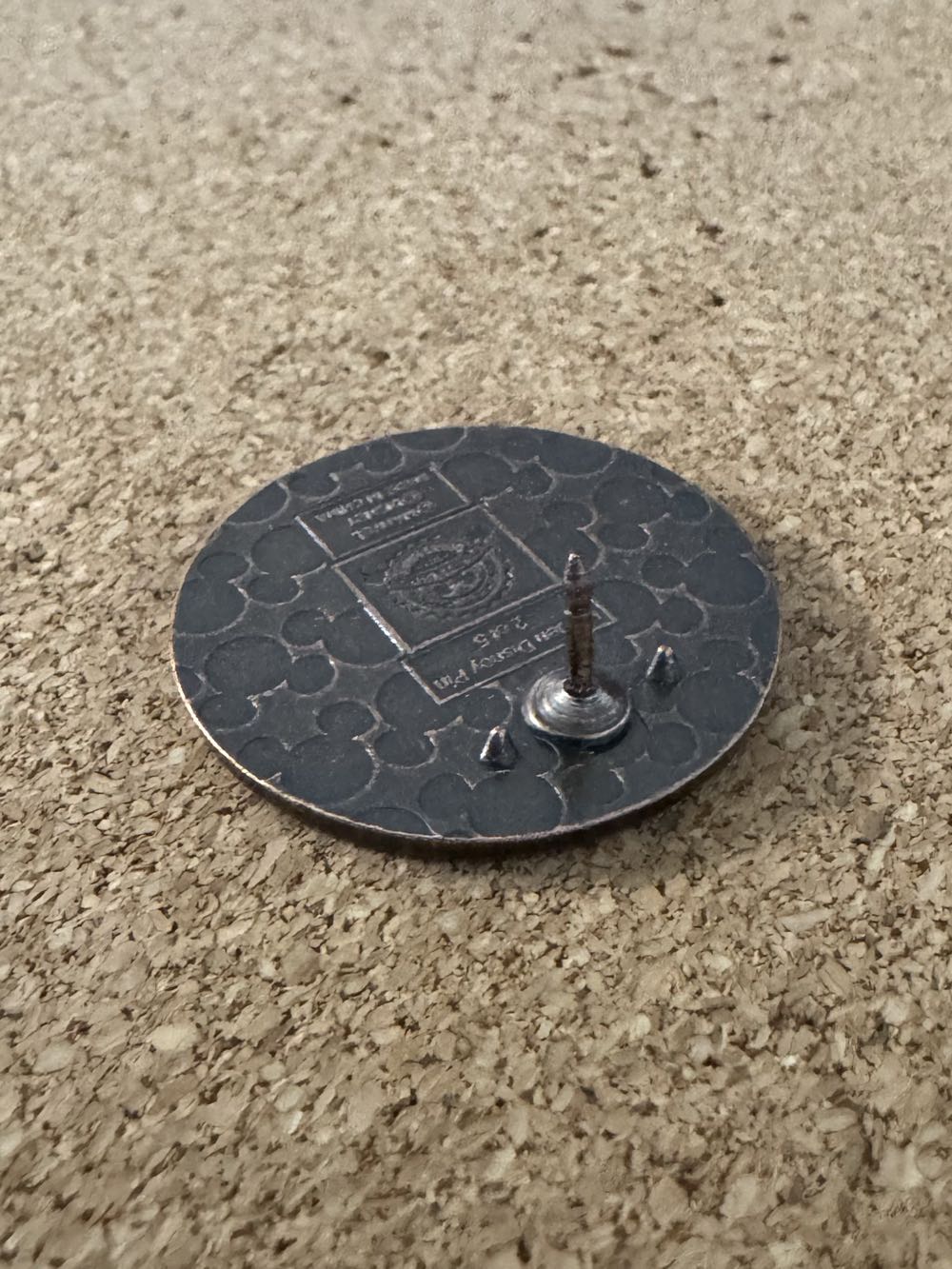 Marvel Icons 2020 - Spider-Man - Hidden Mickey pin collectible - Main Image 3