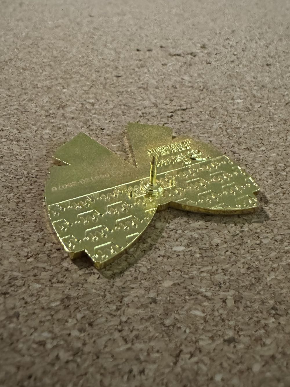 LFLY Princess Glitter Bow - Moana - Disney Loungefly pin collectible - Main Image 3