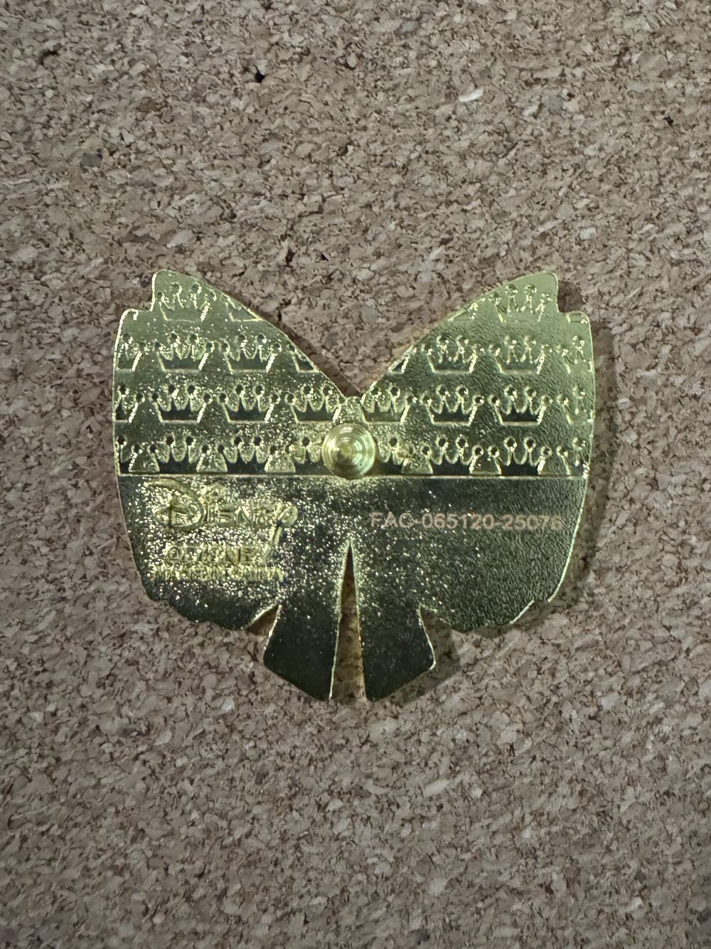 LFLY Princess Glitter Bow - Aurora - Disney Loungefly pin collectible - Main Image 2