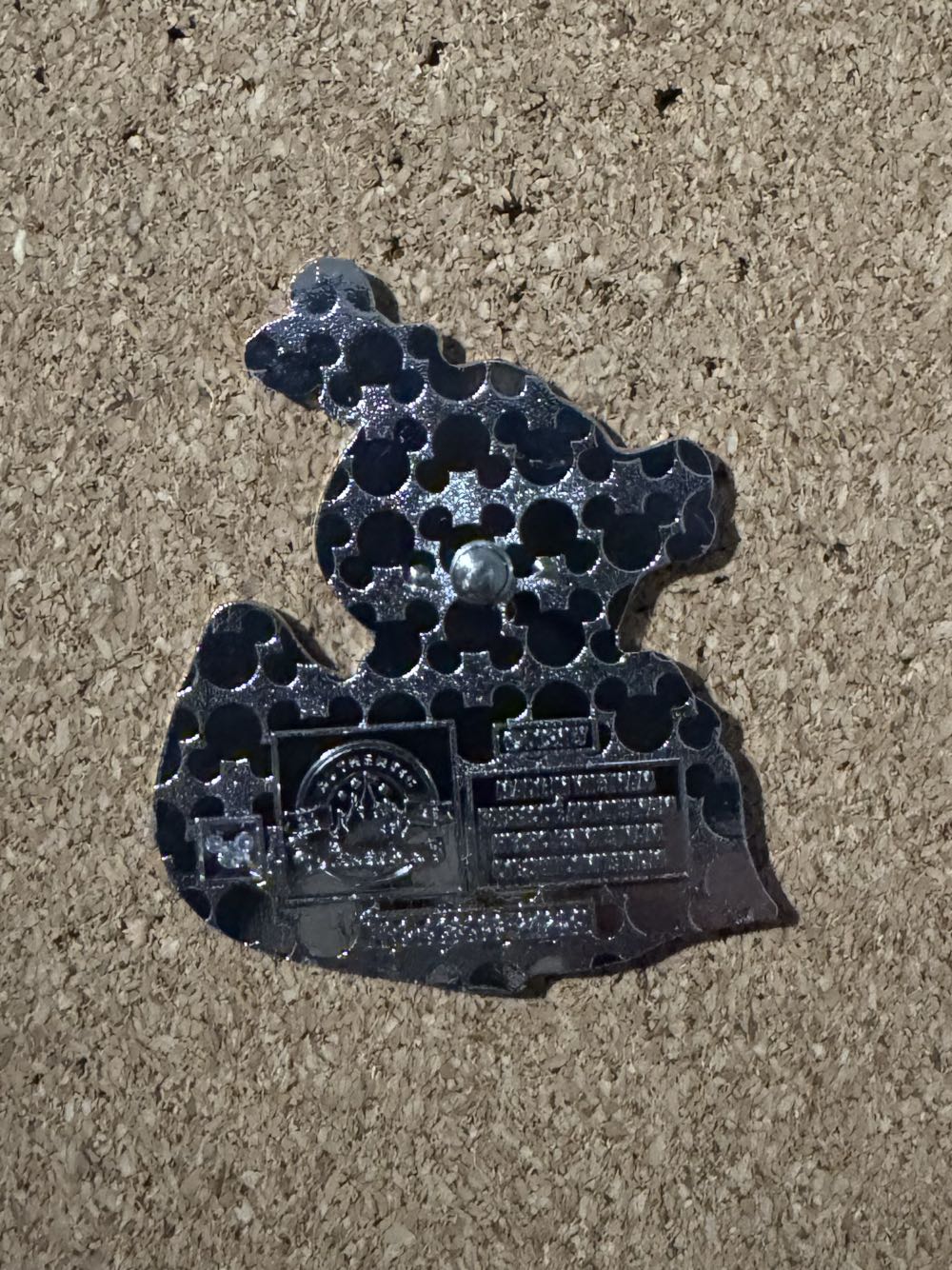 Ducks of Disney - Goofy - Hard Enamel, Metal pin collectible - Main Image 2