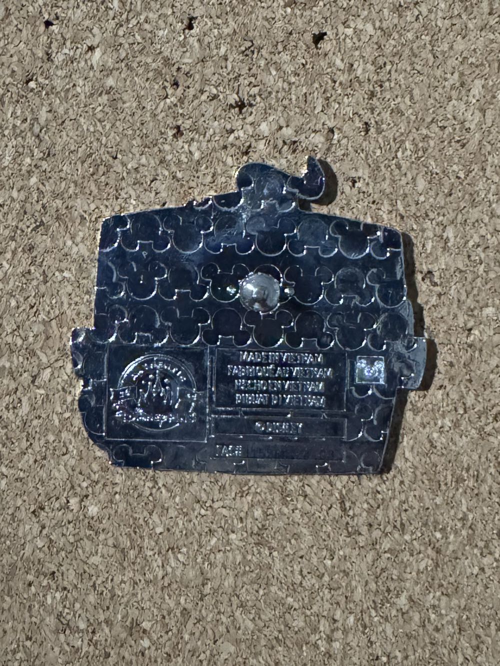 A Goofy Movie - Max as Powerline - Hard Enamel, Metal pin collectible - Main Image 2