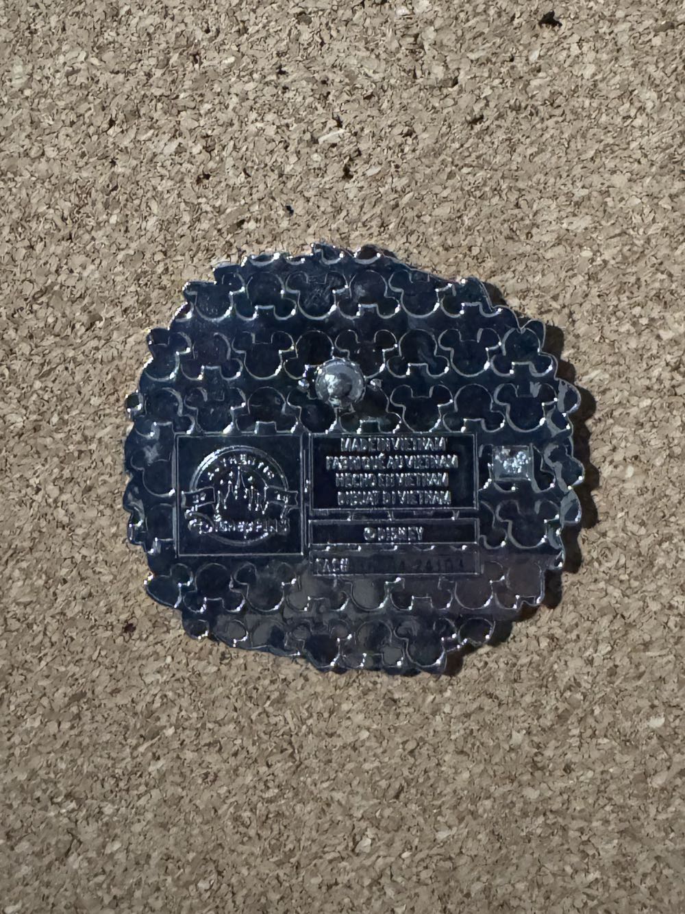 A Goofy Movie - Max & Roxanne Holiday - Hard Enamel, Metal pin collectible - Main Image 2