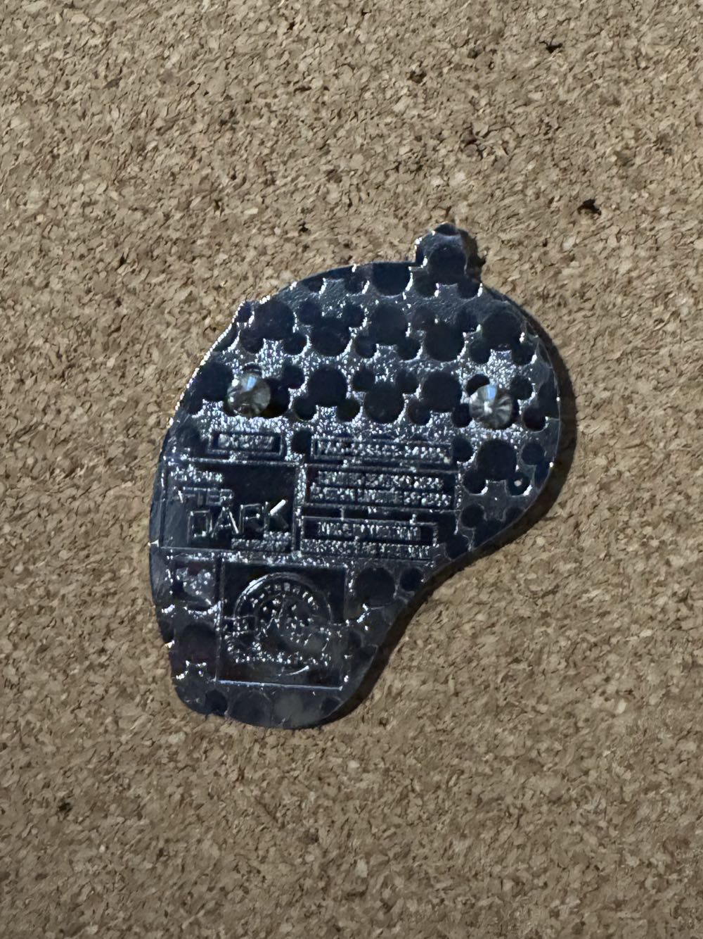 Disney After Dark 2024 - Goofy - Hard Enamel, Metal pin collectible - Main Image 2