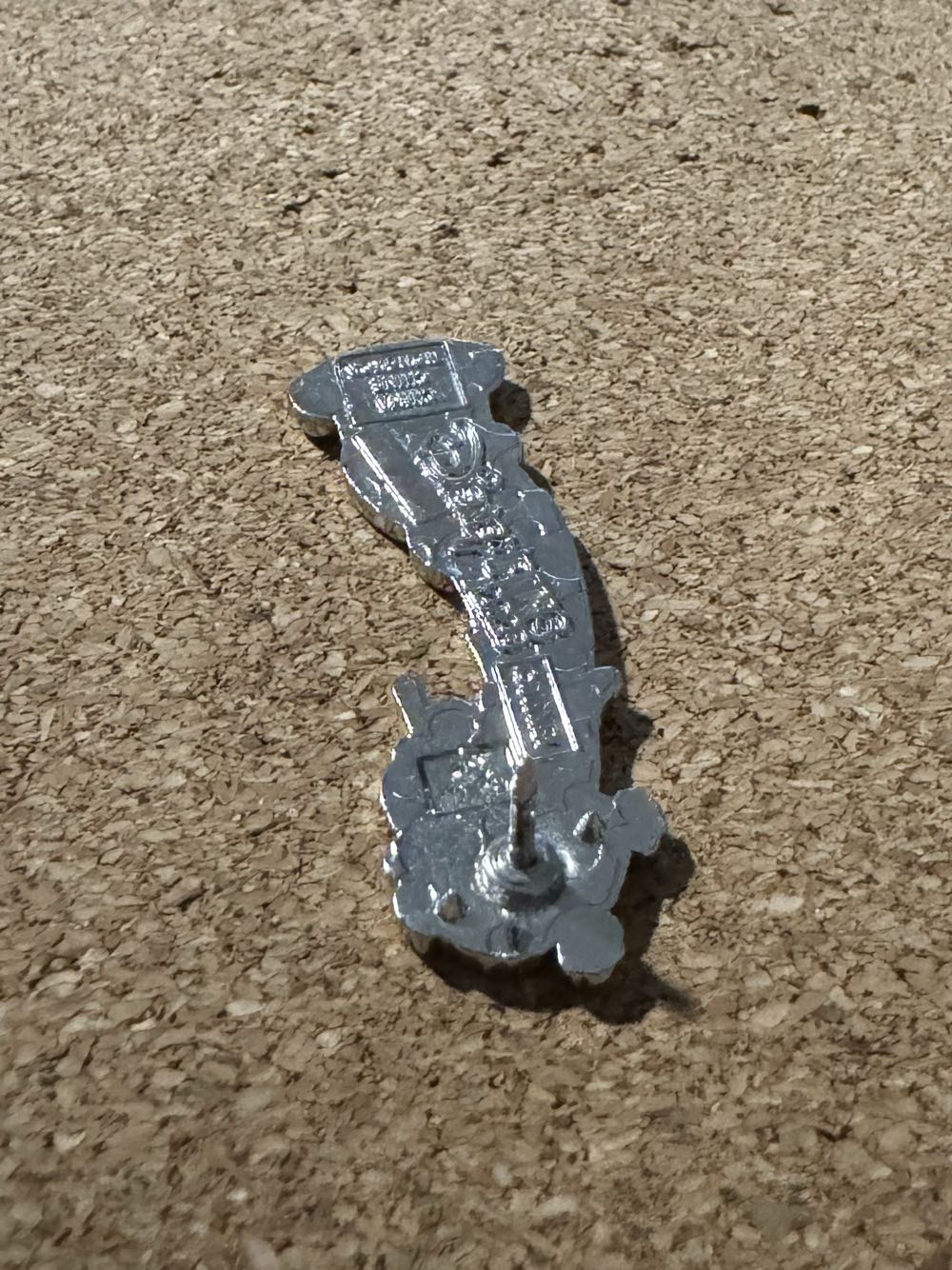 A Goofy Movie - Max with Possum - Hard Enamel, Metal pin collectible - Main Image 3