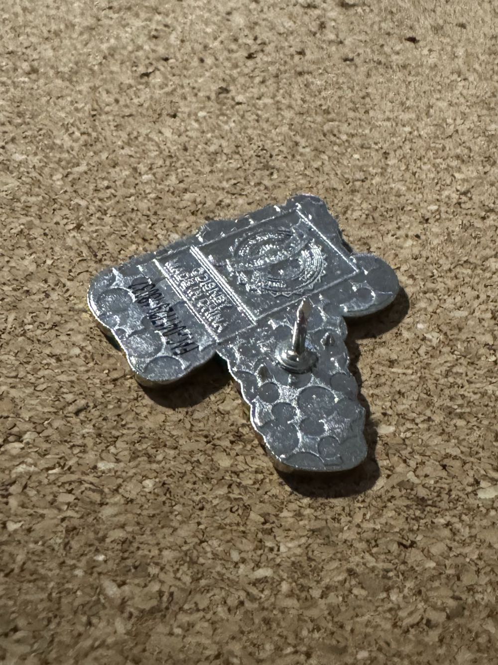 A Goofy Movie - Leaning Tower of Cheeza - Enamel pin collectible - Main Image 3