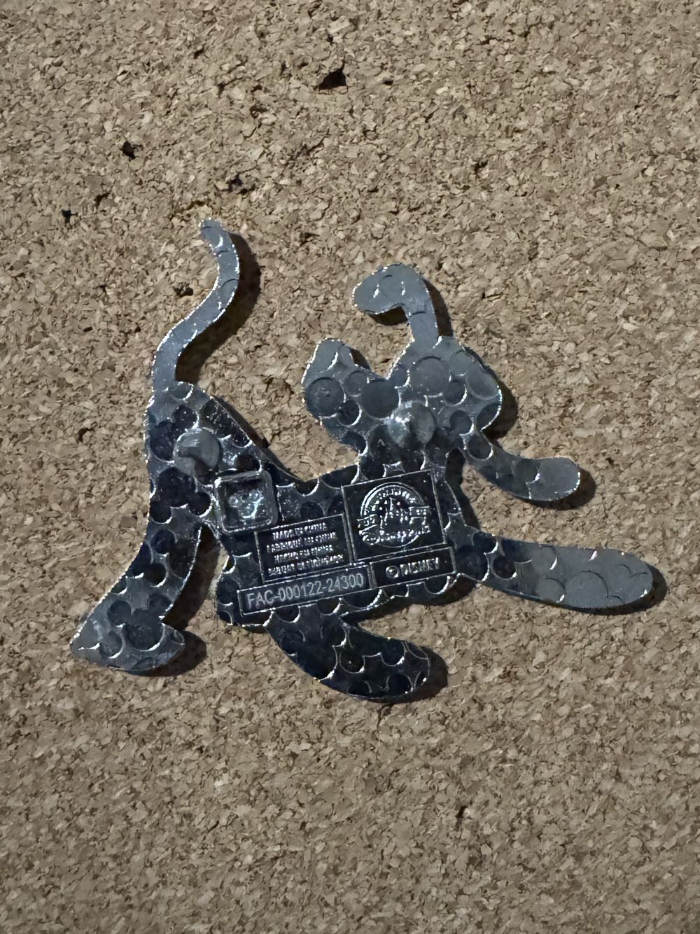 Disney Dogs - Pluto - Hard Enamel, Metal pin collectible - Main Image 2