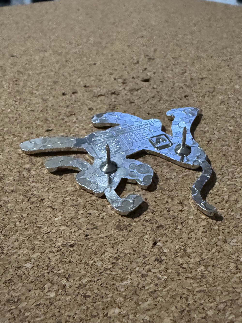 Disney Dogs - Pluto - Hard Enamel, Metal pin collectible - Main Image 3