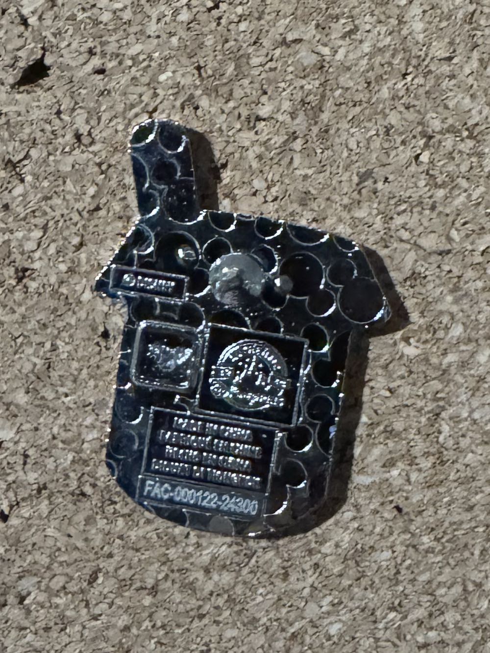 Munchkings S4 - Darkwing Duck - Hard Enamel, Metal pin collectible - Main Image 2