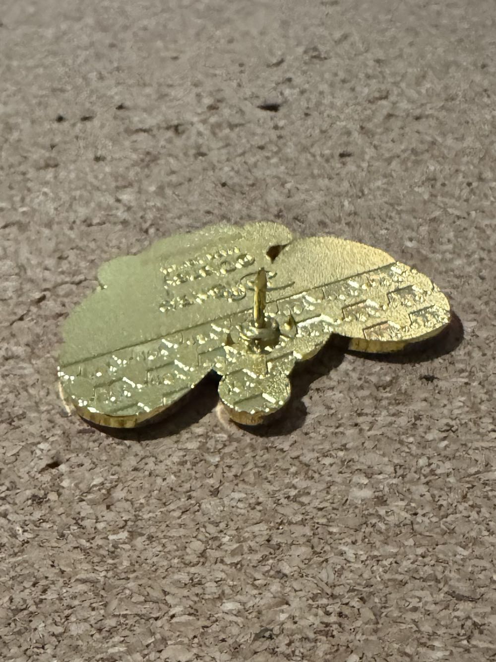 LFLY Balloon Animal - Dumbo - Disney Loungefly pin collectible - Main Image 3