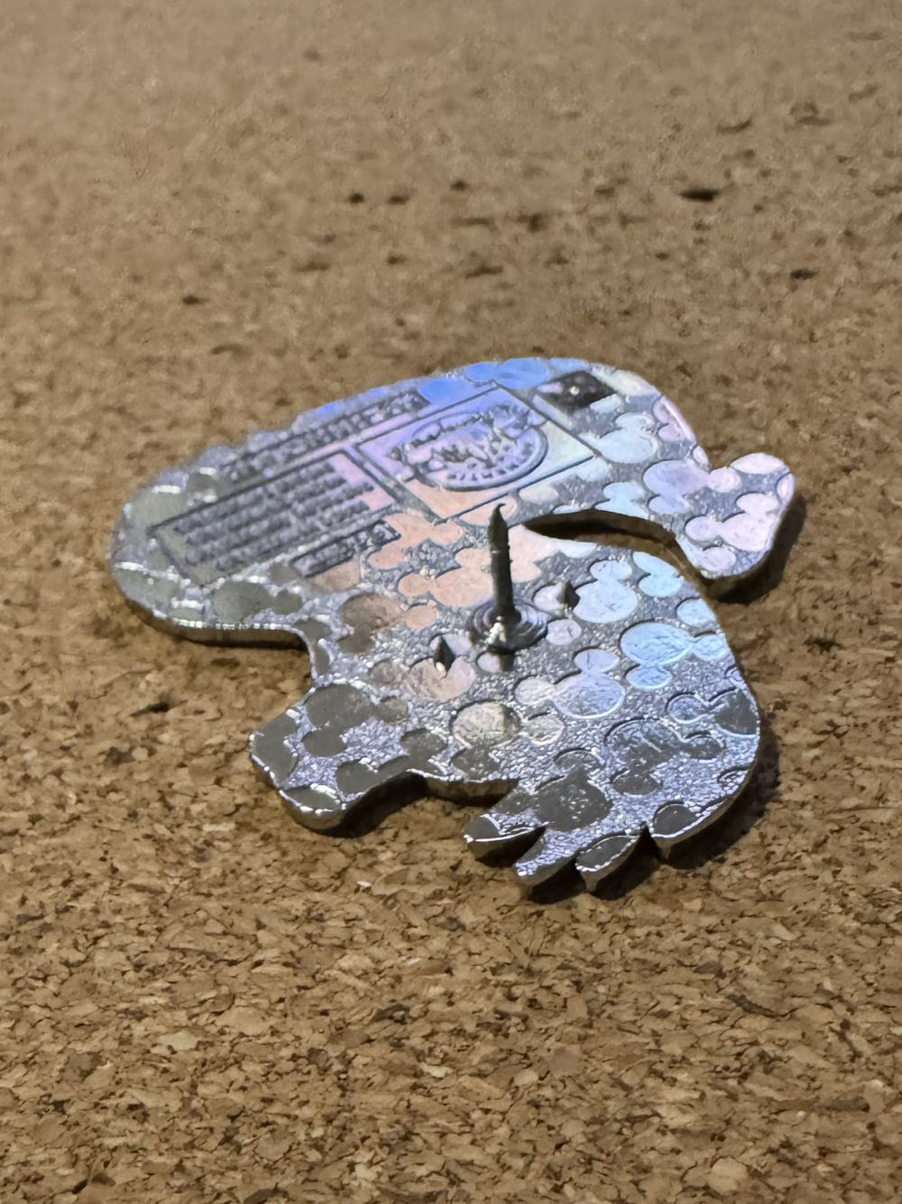 Ducks of Disney - Flounder - Hard Enamel, Metal pin collectible - Main Image 3