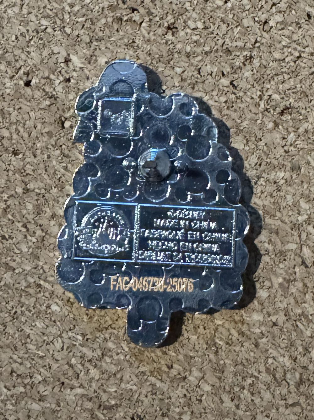 Munchlings S2 - Donald Duck - Hard Enamel, Metal pin collectible - Main Image 2