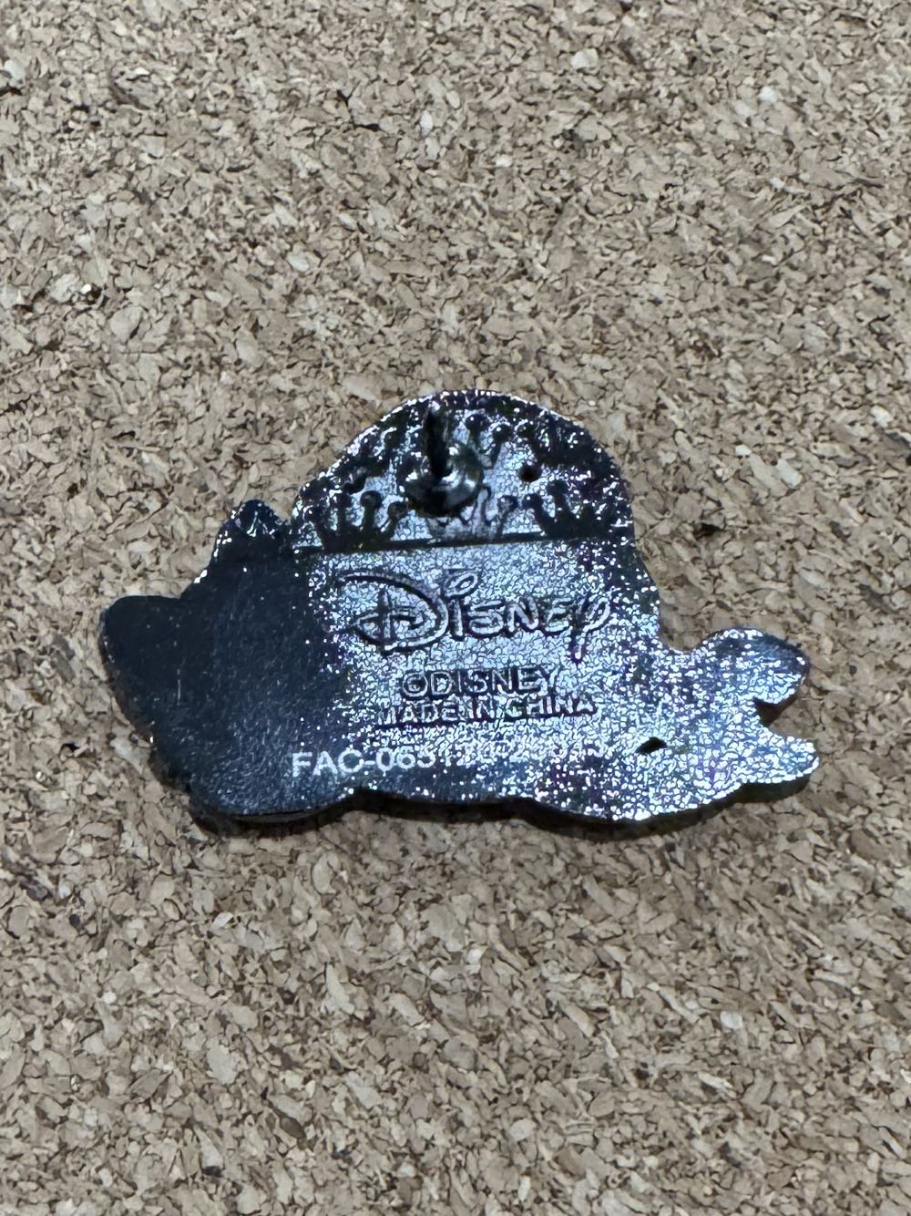 LFLY Cat Yarn - Dinah - Disney Loungefly pin collectible - Main Image 2