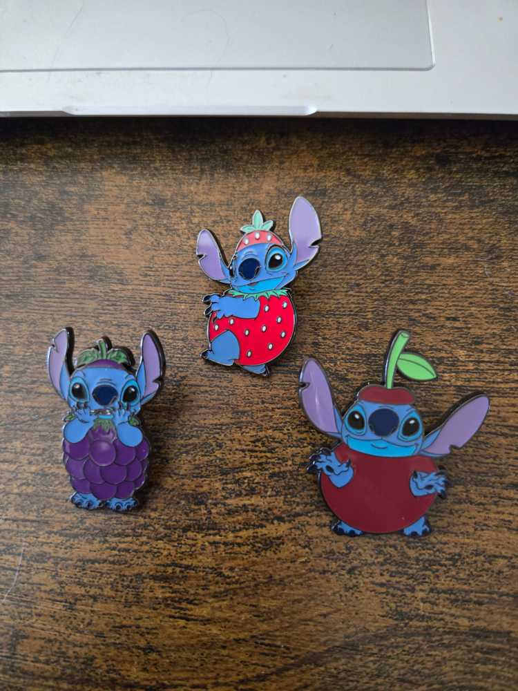 Stitch In Fruit  pin collectible - Main Image 2