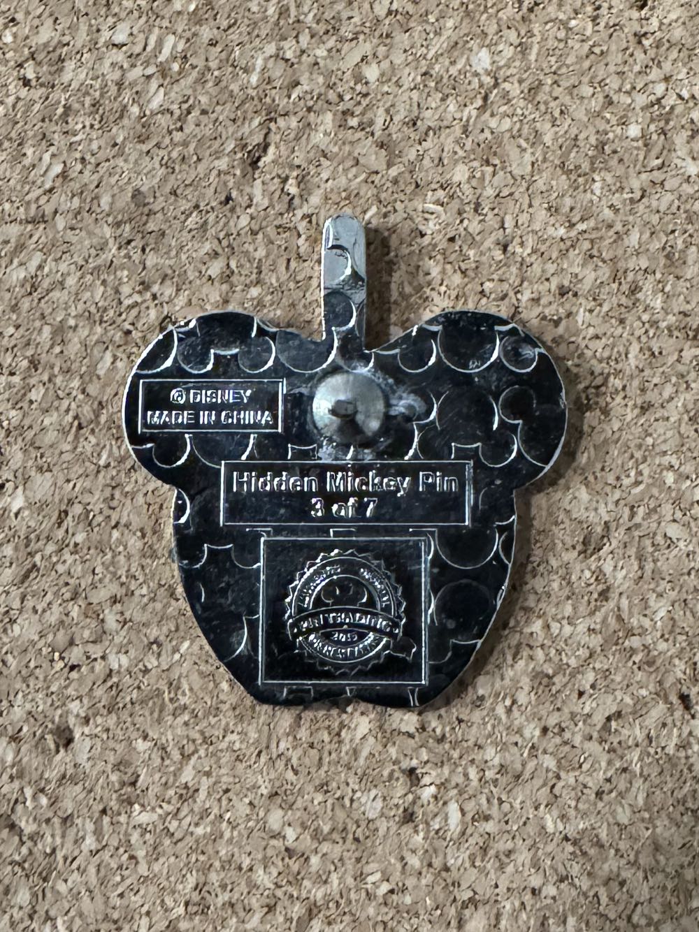 Candy Apple 2015 - Minnie Mouse - Hidden Mickey pin collectible - Main Image 2