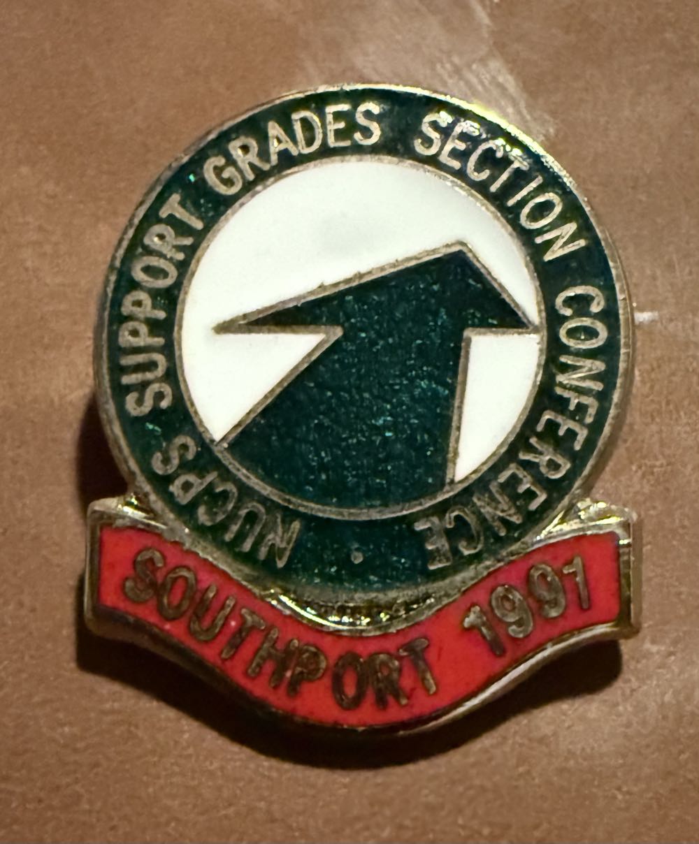 Pokémon Center: Pixel Pins Trapinch, Vibrava & Flygon