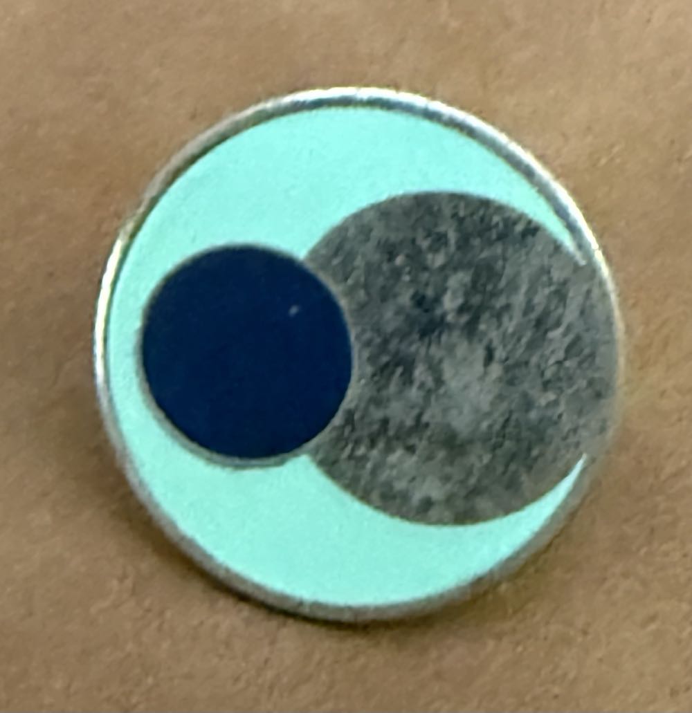 The World Of The Hunger Games Deluxe 5 Pin Set