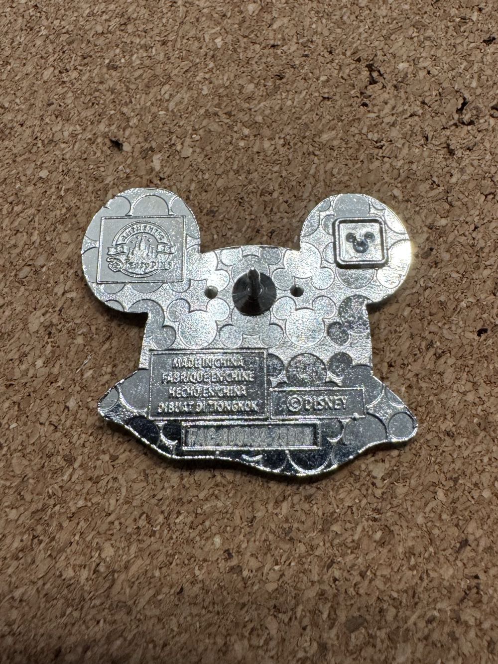 Hat - Mickey Mouse - Hard Enamel, Metal pin collectible - Main Image 2