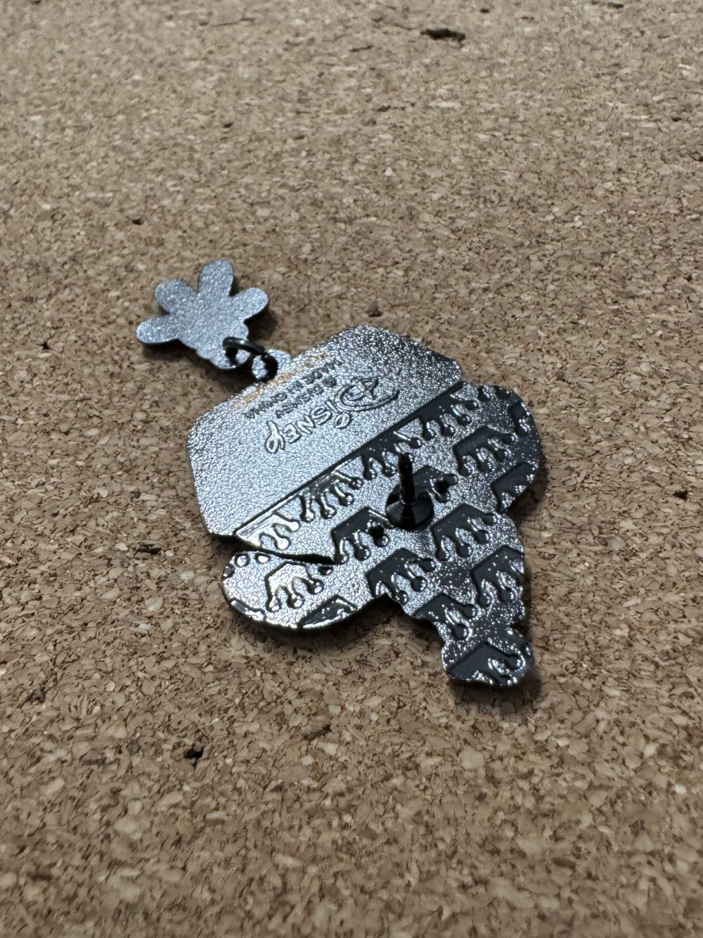 LFLY Mickey & Friends Frozen Treats - Goofy - Disney Loungefly pin collectible - Main Image 3