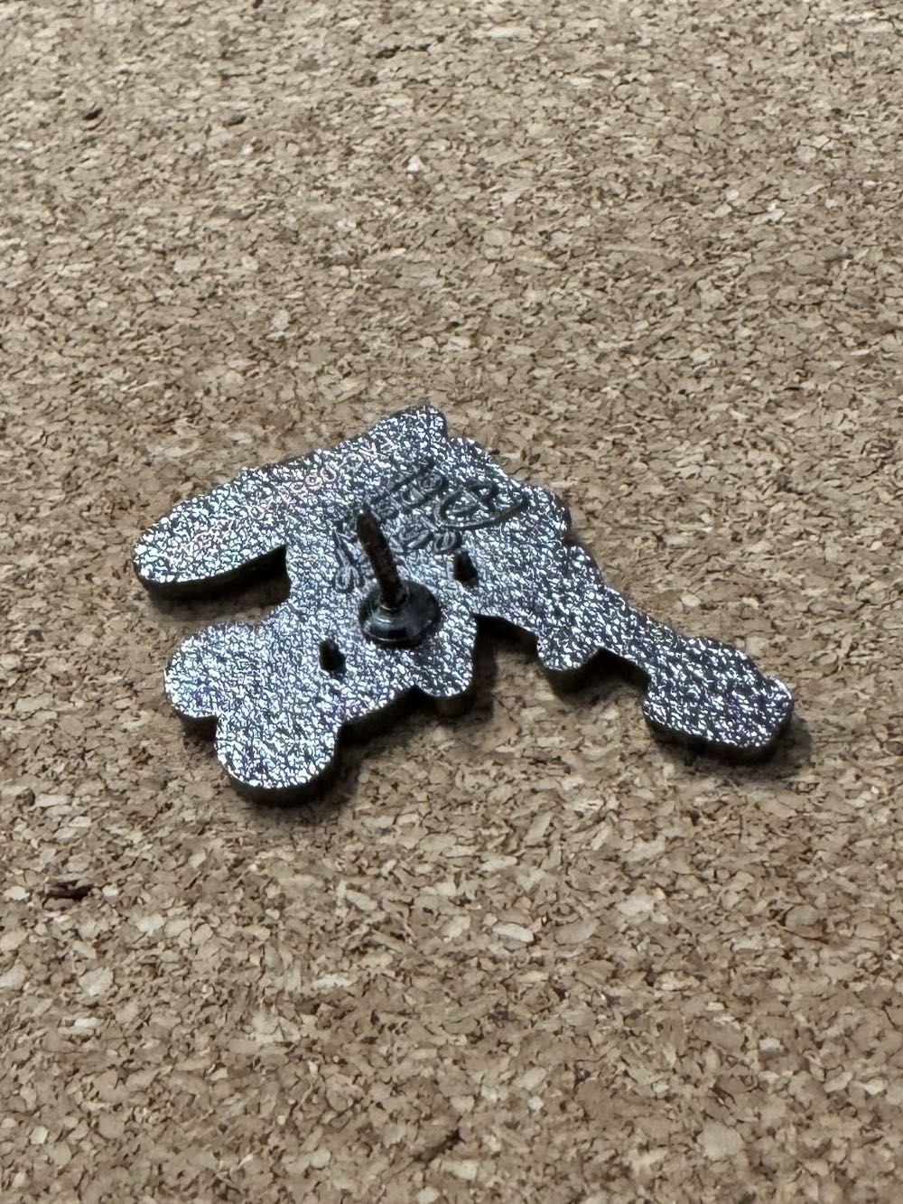 LFLY Mickey Mouse & Friends Guitar Band - Mickey Mouse - Disney Loungefly pin collectible - Main Image 3