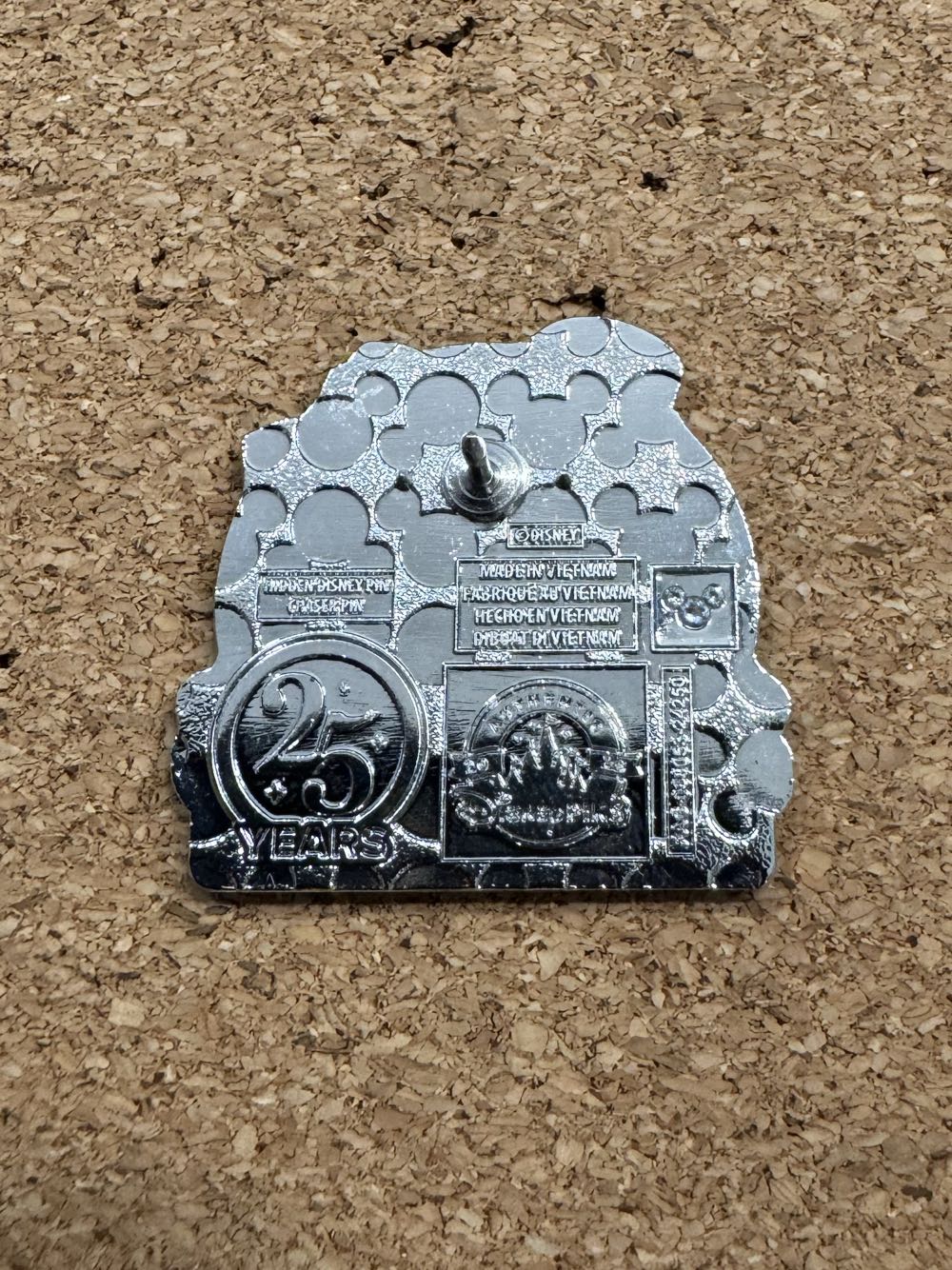 25 Years of Pin Trading - Hatbox Ghost (CHASER) - Hidden Mickey pin collectible - Main Image 2
