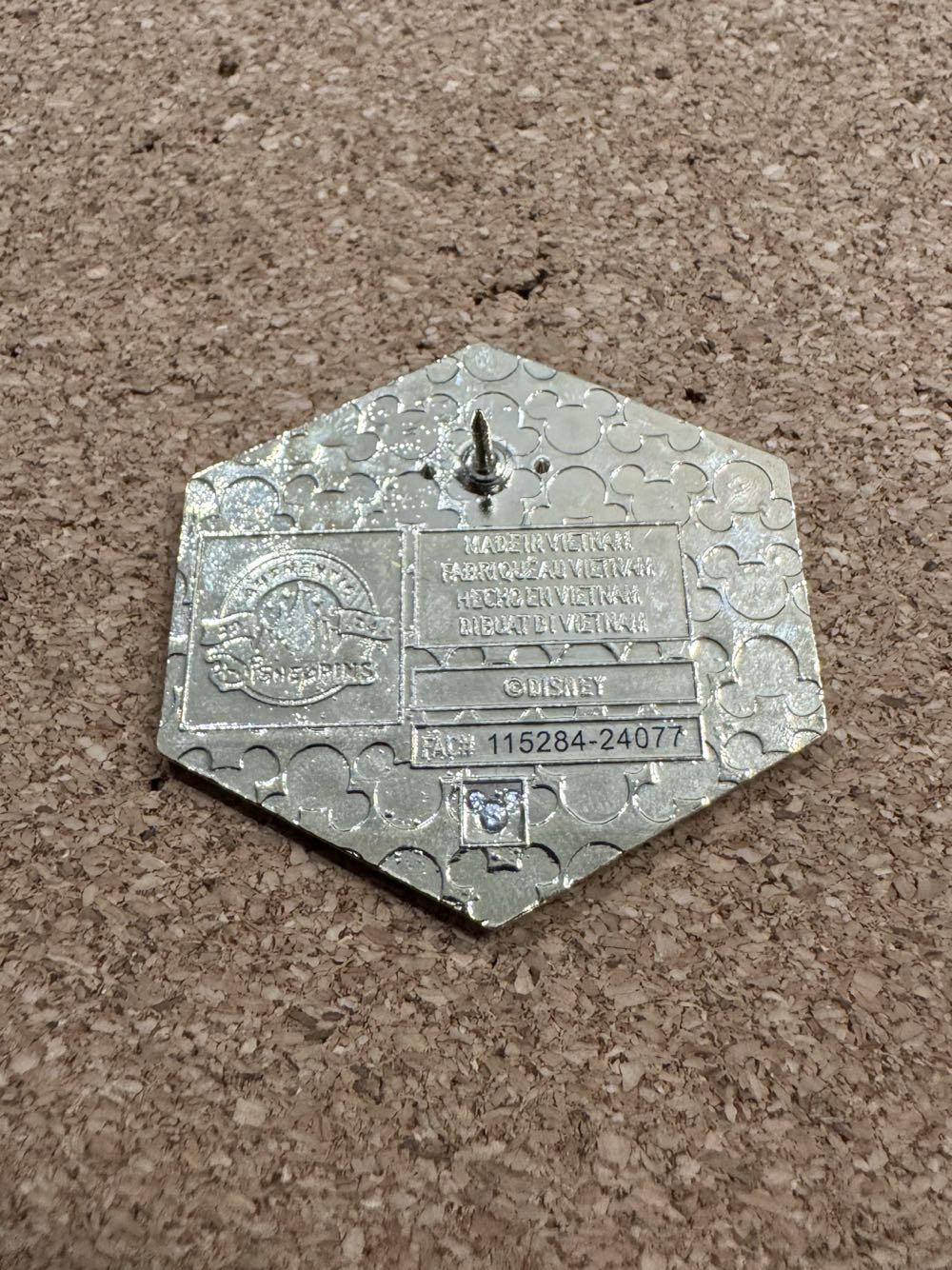 LK Laughing - Simba - Hard Enamel, Metal pin collectible - Main Image 2