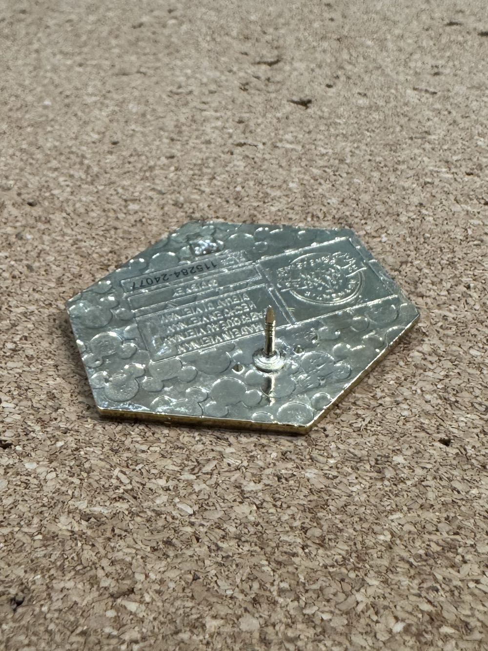 LK Laughing - Simba - Hard Enamel, Metal pin collectible - Main Image 3