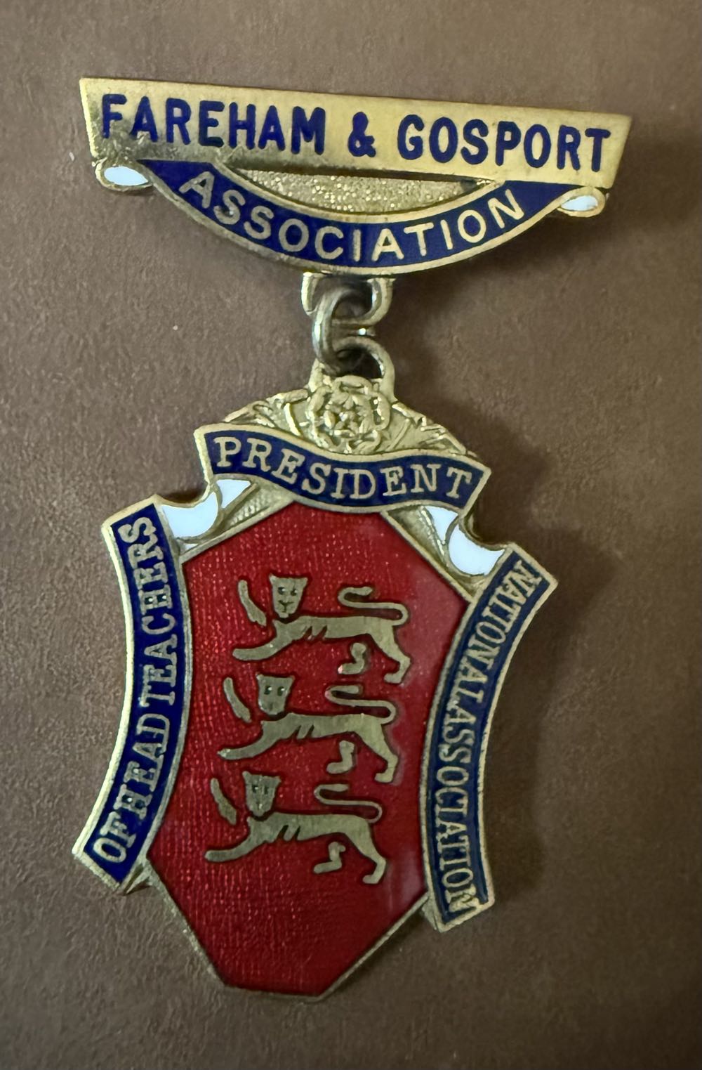 2009 Hidden Mickey - Colorful Mickey Heads - Green