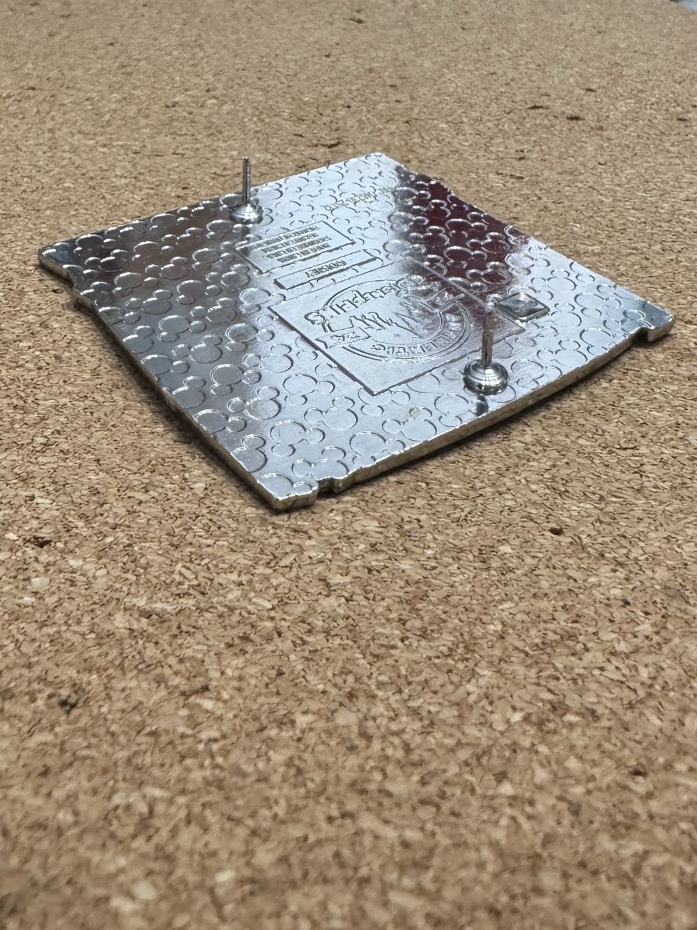 Stylized Supporting Cast - Lilo & Stitch - Hard Enamel, Metal pin collectible - Main Image 3