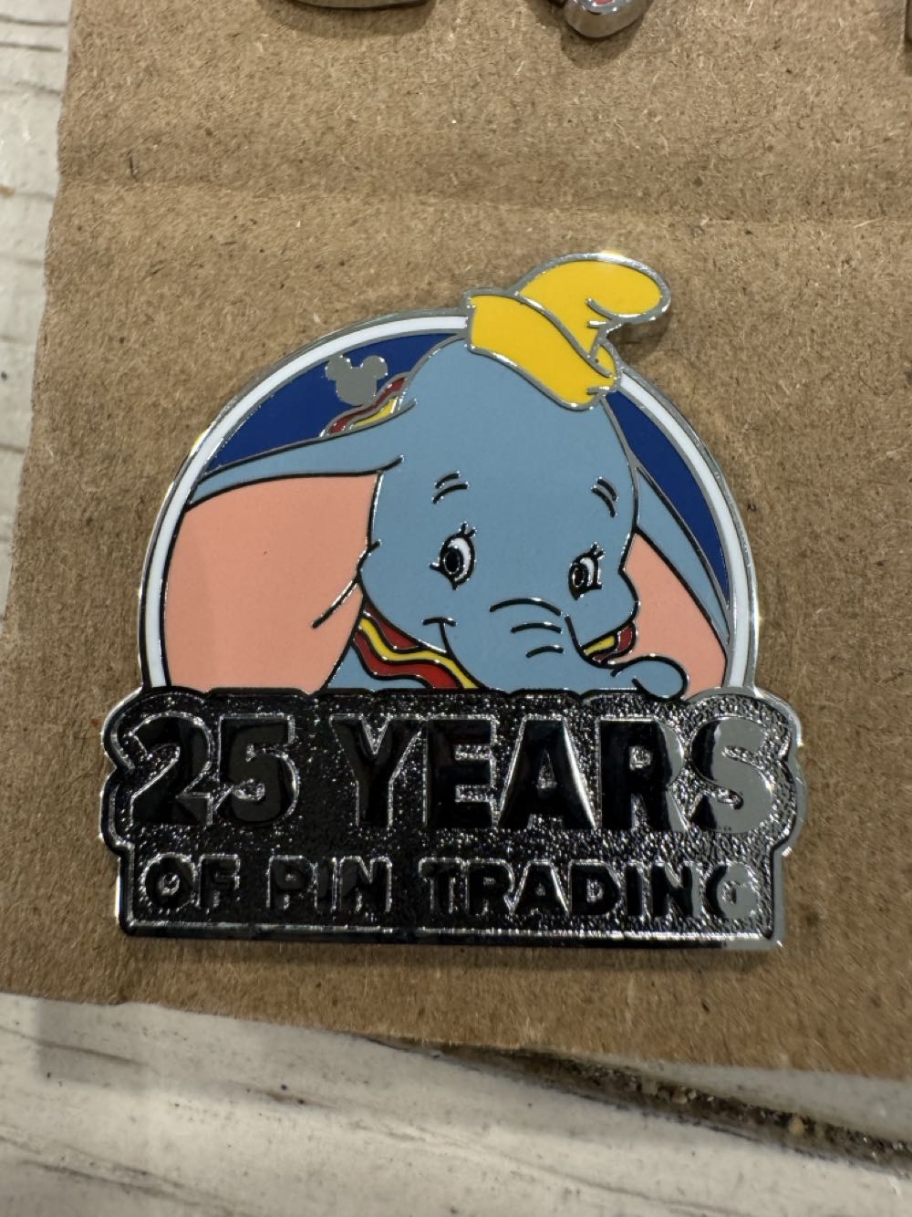 Dumbo - 25 Years Of Pin Trading - Hidden Disney - 25 Years of Pin Trading Hidden Disney pin collectible - Main Image 2