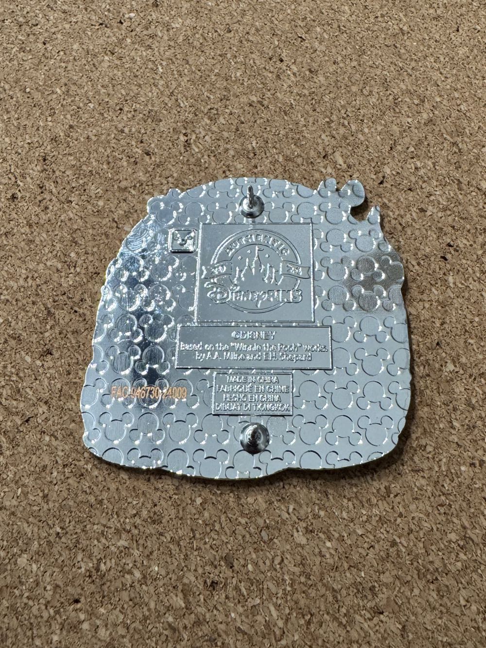 Stylized Supporting Cast - Winnie the Pooh - Hard Enamel, Metal pin collectible - Main Image 2