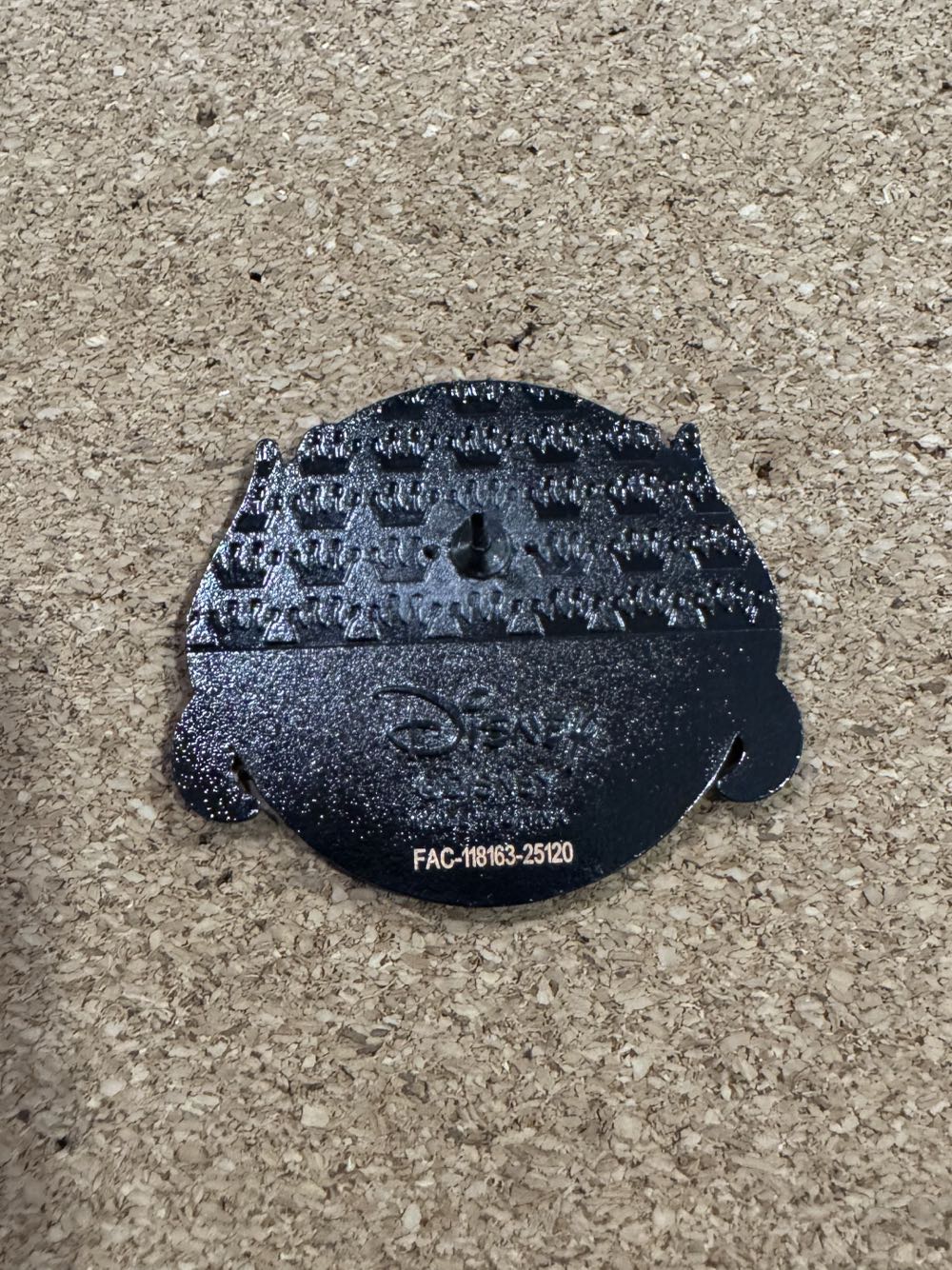 LFLY Villains Fan Club - Ursula - Disney Loungefly pin collectible - Main Image 2