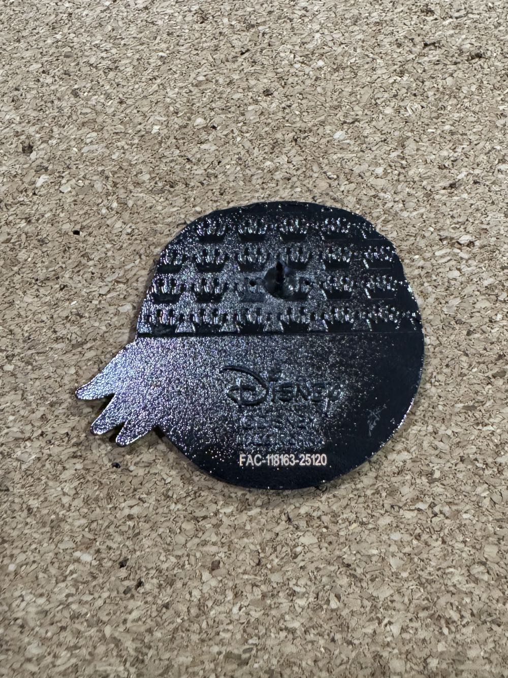 LFLY Villains Fan Club - Cruella De Vil - Disney Loungefly pin collectible - Main Image 2