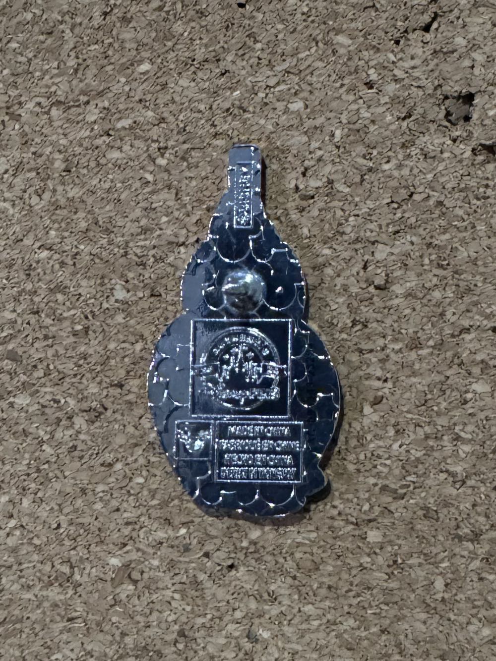 Candy Apple - Hades - Hidden Mickey pin collectible - Main Image 2