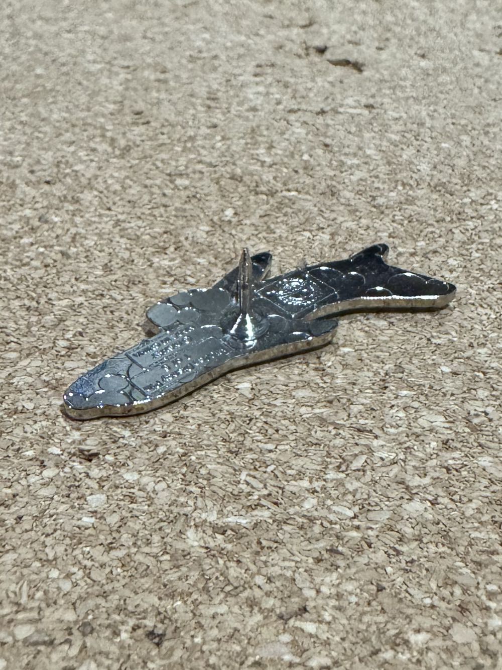 Plane 2022 - Tinker Bell - Hidden Mickey pin collectible - Main Image 3