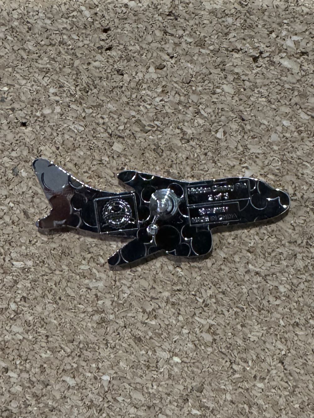 Plane 2022 - Sleeping Beauty - Hidden Mickey pin collectible - Main Image 2