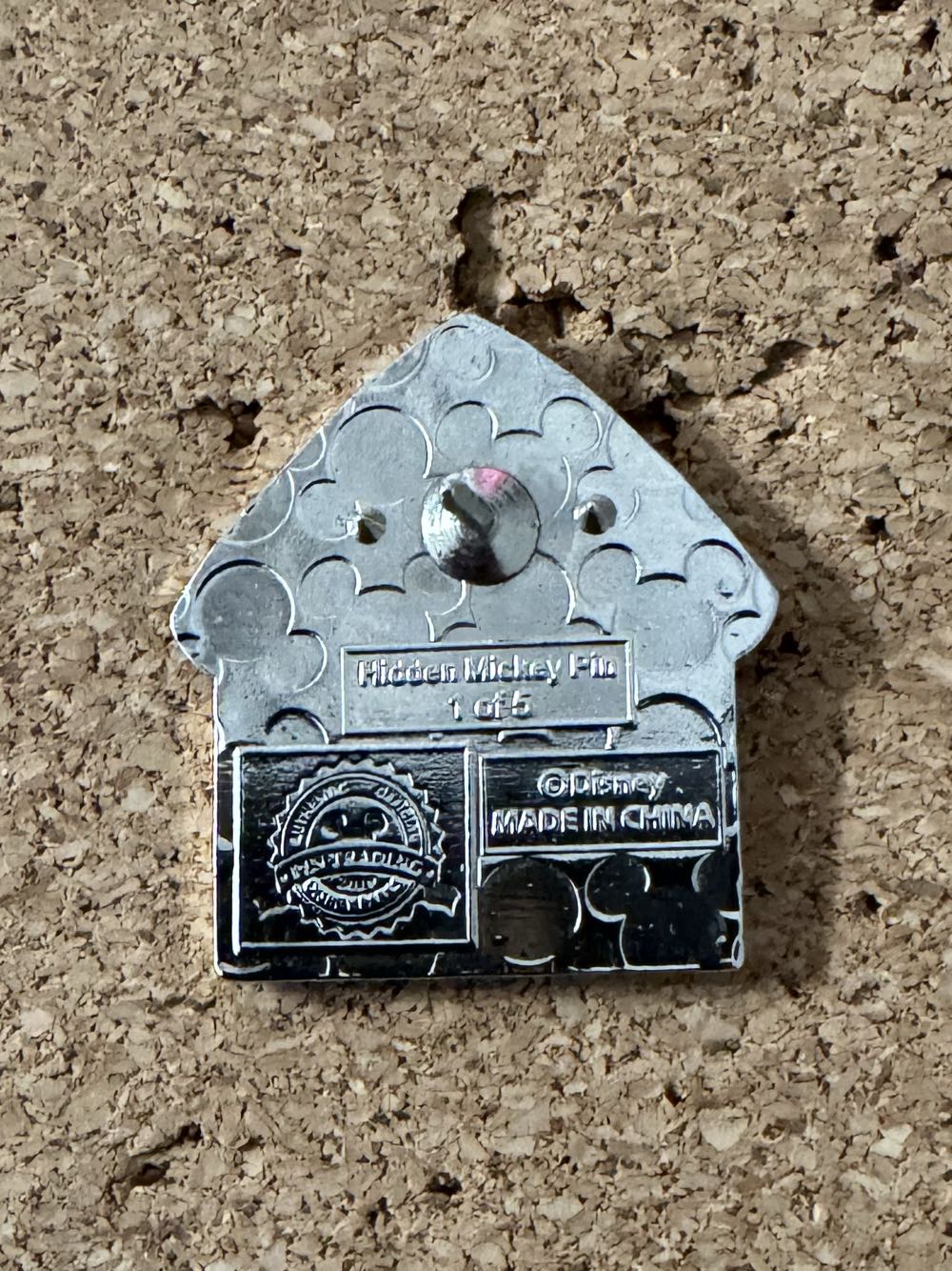 Doghouse 2019 - Dodger Purple CHASER - Hidden Mickey pin collectible - Main Image 2