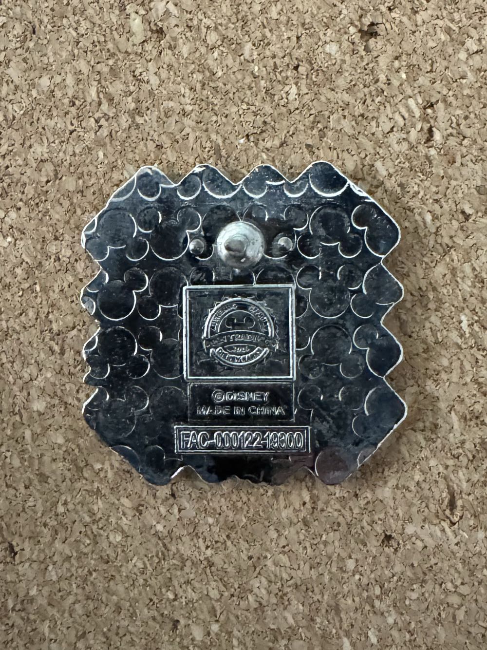 LK Geometric - Scar - Hard Enamel, Metal pin collectible - Main Image 2