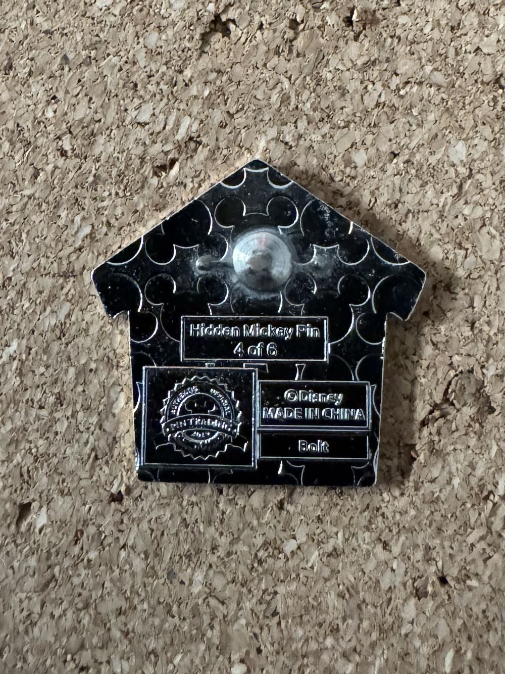 Doghouse 2019 - Bolt - Hidden Mickey pin collectible - Main Image 2